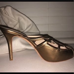 Giorgio Armani Gold Pumps
